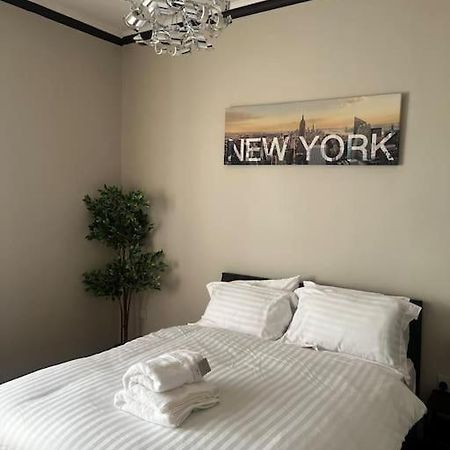 One Bedroom Apartment In Gorgie With New Central Heating System إدنبرة المظهر الخارجي الصورة